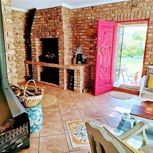 Boknesstrand Furnished Accommodation,Digital Nomads Paradise Wifi, Tv, Netflix, Bbq Facillities, Patio, Fireplace, Washer, Dishwasher, Parking ,Meters From Warm Indian Ocean Beach Sleeps 6-7, Eastern Cape Sunshine Coast Exterior photo