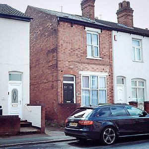 Large 3 Bed House Wolverhampton Families And Contractors Exterior photo