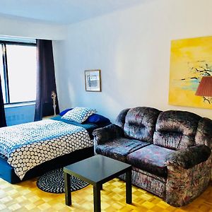 Stylish Montreal Apartment: Comfortable Stay In The Golden Square Mile Exterior photo