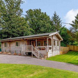 2 Bed In Blandford Forum 61027 Child Okeford Exterior photo