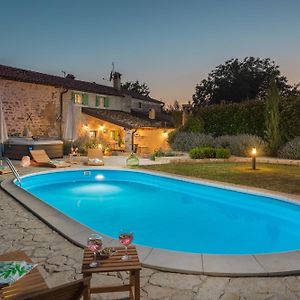 Family Friendly House With A Swimming Pool Cerion, Central Istria - Sredisnja Istra - 16332 Višnjan Exterior photo