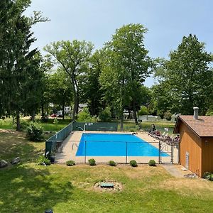 4Br Spacious Condo, Private Lake Mi Beach Access, Outdoor Heated Pool Coloma Exterior photo