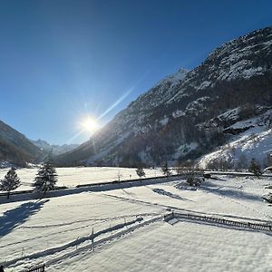 Pure Comfort! Entire Apartment With Abundant Space Near Zermatt 塔什 Exterior photo