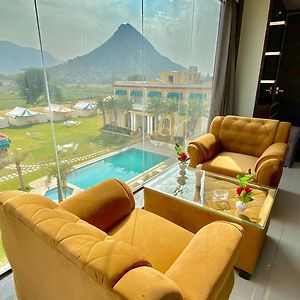 R M Resort - Luxury Rooms With Pool 布什格尔 Exterior photo