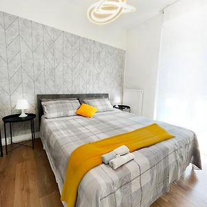 Suitesflores - Bright And Cozy Apartment In 维罗纳 Exterior photo