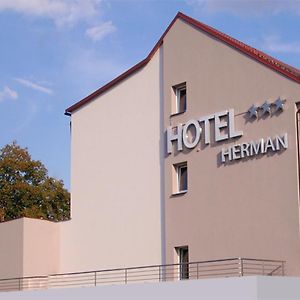 Hotel Herman 科内日诺河畔里赫诺夫 Exterior photo