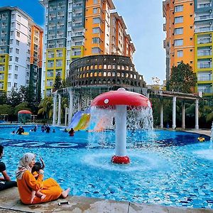 Wet Spot Amusement Water Themepark Family Suite - Enjoy Biggest Water Themepark Fun In Melaka Town Exterior photo
