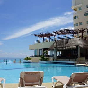 Cancun Plaza By Andiani Travel Exterior photo