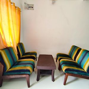 GarudeshwarAarambh - 3 Bhk - Ac公寓 Exterior photo