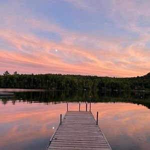 Relax, Rejuvenate, Lakeside Private Chalet Spa Get Val des Monts Exterior photo