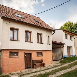 Vinny Sklep Kovarna - Nad Presovnou Rohatec Exterior photo