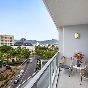 703 Harbour Lights Cairns Apartment With Water Views Exterior photo