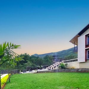 Asanjo Villa By Stayvista - Mulshi'S Lush Beauty With Eclectic Interiors, Valley View, Movie Projector & A Refreshing Swimming Pool Exterior photo