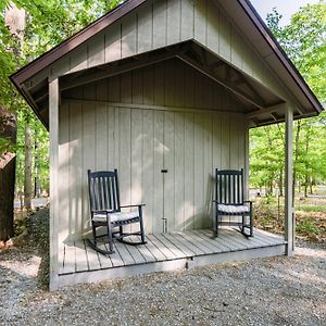 HedgesvilleModern Cabin W/Hot Tub & Fire Pit!别墅 Exterior photo