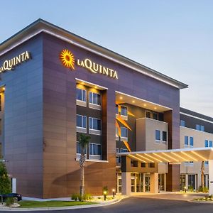La Quinta Inn & Suites By Wyndham 瓦尔多斯塔 Exterior photo
