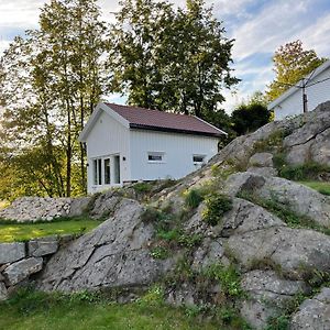 Cozy Cottage Close To Idyllic Archipelago With Additional Building If Booked For More Than 2 People Eydehavn Exterior photo