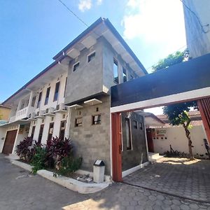 Homestay Jogja Dekat Masjid Jogokaryan By Simply Homy 日惹 Exterior photo