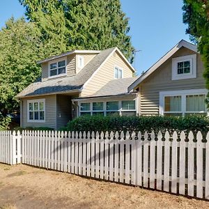 Charming Indianola Home Walk To Town! Exterior photo