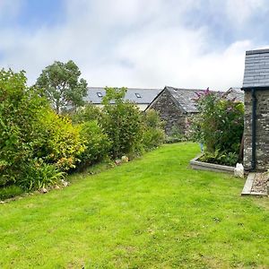 Hallgarden Farmhouse Otterham Exterior photo