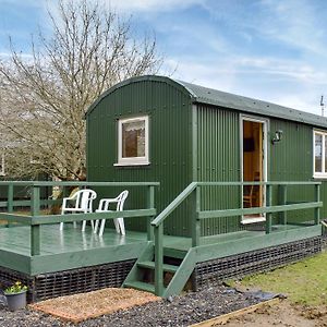 Shepherds Hut 2 At Laddingford - Uk32534 Yalding Exterior photo