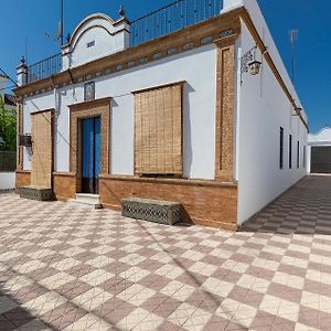 Lovely Home In Sevilla With Kitchenette Ginés Exterior photo