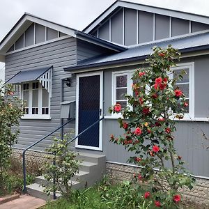 Rosellas On Corundum Cottage - Treat Yourself! 史丹霍普 Exterior photo