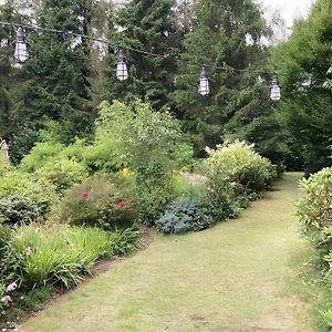 Chalet With Large Garden And Duck Pond 阿伦东克 Exterior photo