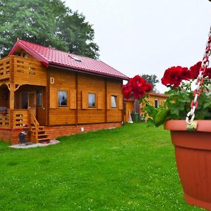 Mobilehome By A Lake Ostrowiec Slawienski Kosierzewo Exterior photo