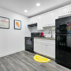 Vacay Spot Wynwood Deco 2 Kitchens Shower Massage Jets, Bbq, Patio Led Vibes, Prime Loc! 6 Blocks Away From Bars, Nite Clubs, Res, Shops 迈阿密 Exterior photo