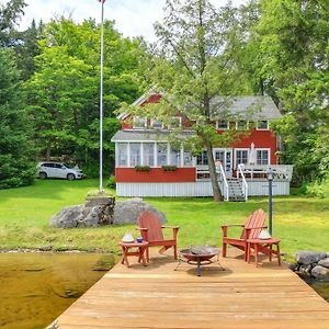 StratfordAuthentic 1912 Adirondack Lake Camp With Fire Pit别墅 Exterior photo