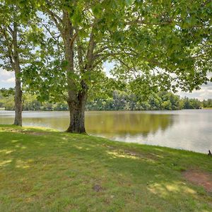 Updated Cabin In Golf Community And Pool Access Newland Exterior photo