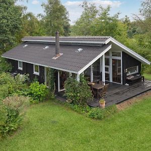 4 Bedroom Stunning Home In Grenaa Brondstrup Exterior photo