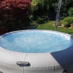 Your Perfect Getaway With Hot Tub 霍尔 Exterior photo