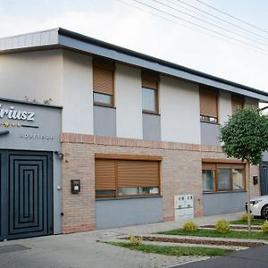 久洛Sziriusz Apartmanhaz公寓 Exterior photo