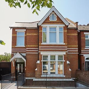 Ealing Broadway By Viridian Apartments Exterior photo