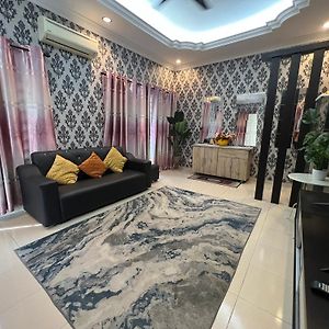 Rumah Indah By Impian Homestay Klia-Salak Tinggi-Nilai 雪邦 Exterior photo