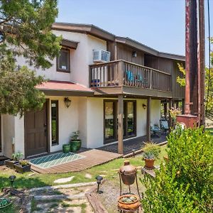 Pipe Creek Escape With Screened-In Porch And Hot Tub! Exterior photo