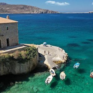 Agios Georgios MinasCozy Cliff Tower W/ Breathtaking Sea Views别墅 Exterior photo