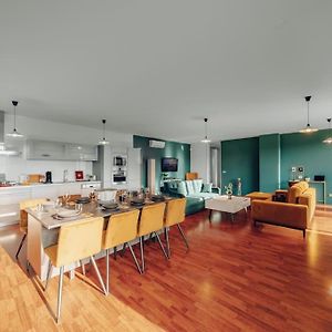 Design 3Bd Apartment Cooking Area In Architect Villa 布拉格 Exterior photo