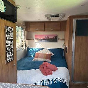Heated Caravan With All The Trimmings 墨尔本 Exterior photo