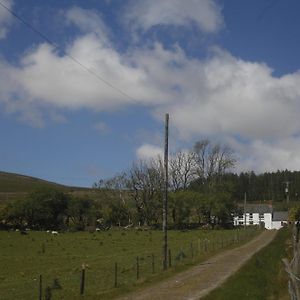 Mynydd Crwn Bach Clynderwen别墅 Exterior photo