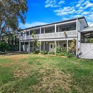 Unwind On Prince Urangan Exterior photo