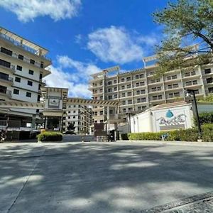 Cold Comfy Condo In Baguio City With Free Parking Exterior photo