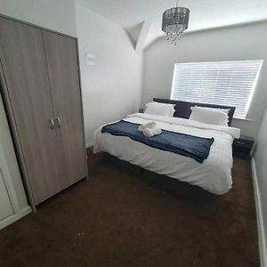 Double Bedroom 96Glb Greater Manchester 米德尔顿 Exterior photo
