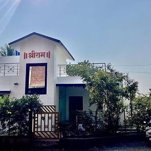3Bhk Shri Ram Homestay Without Pool By Gemstone Hospitality 阿里巴格 Exterior photo