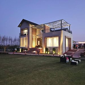 Falak Farms- Villa With Pool,Jacuzzi In Chandigarh Khizrabad Exterior photo