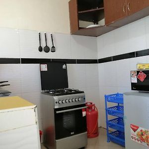 Entire Serviced 2-Bedroom Apartment In Thindigua 奈洛比 Exterior photo