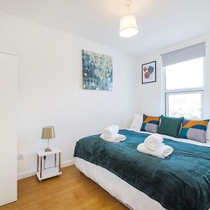Heads-On-Beds Rainham Essex - 4Bedrooms With Garden Exterior photo
