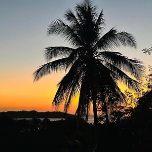 圣卡塔利娜岛 太阳与海旅馆酒店 Exterior photo