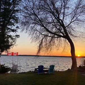 Scugog Lake House - With Hot Tub And Sauna Fenelon Falls Exterior photo